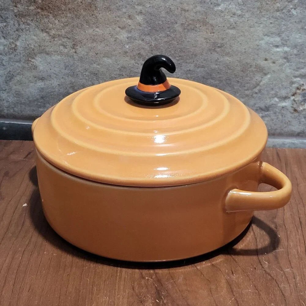 Stoneware Baking Dish Halloween Witch Hat Handle Lid Orange Soup Casserole